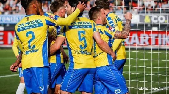 至世界游泳 至世界游泳